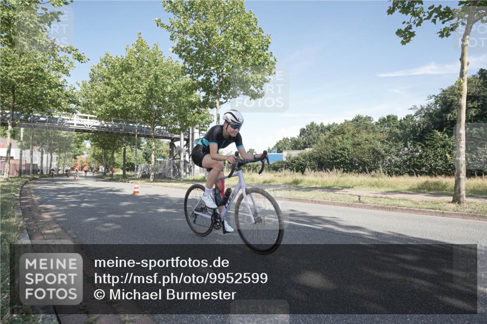 09.08.2026 - GEWOBA Citytriathlon Bremen Michael Burmester http://msf.ph/oto/9952599 09.08.2026 10:31:42 Radfahren 25, 125, 288, 344, 365, 397, 405, 430, 443, 458, 472, 489 meine-sportfotos.de