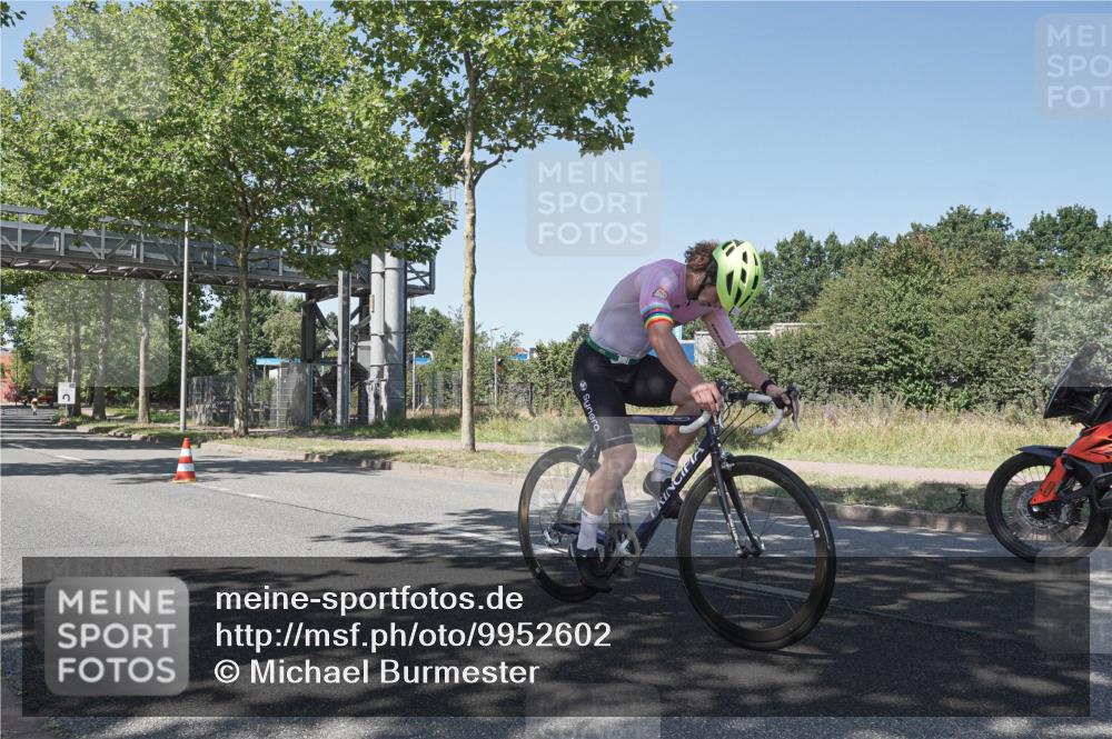 09.08.2026 - GEWOBA Citytriathlon Bremen Michael Burmester http://msf.ph/oto/9952602 09.08.2026 14:06:19 Radfahren 31 meine-sportfotos.de