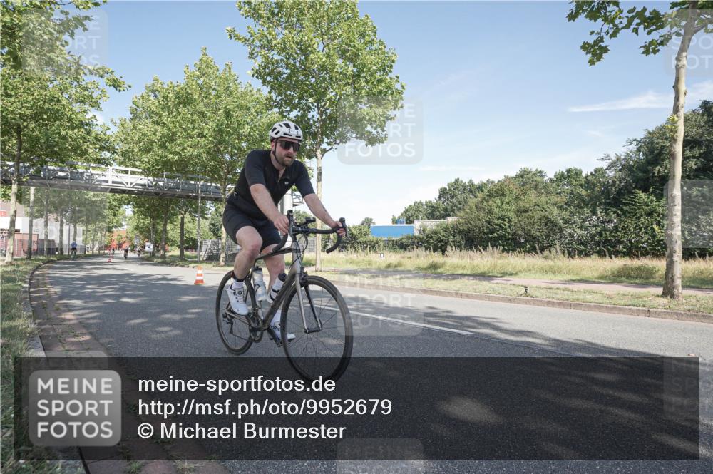 09.08.2026 - GEWOBA Citytriathlon Bremen Michael Burmester http://msf.ph/oto/9952679 09.08.2026 10:32:32 Radfahren 39, 131, 249, 324, 385, 445, 515 meine-sportfotos.de