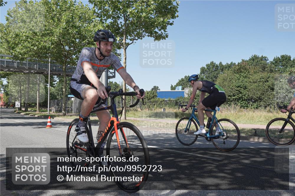 09.08.2026 - GEWOBA Citytriathlon Bremen Michael Burmester http://msf.ph/oto/9952723 09.08.2026 14:10:04 Radfahren 16, 35, 97, 119, 154, 177 meine-sportfotos.de