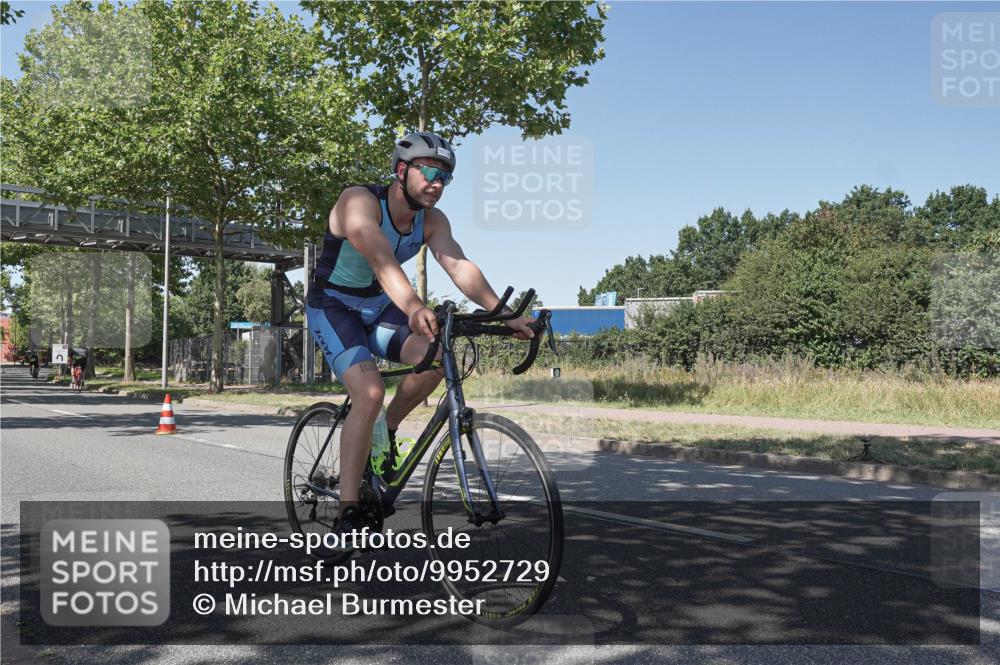09.08.2026 - GEWOBA Citytriathlon Bremen Michael Burmester http://msf.ph/oto/9952729 09.08.2026 14:10:13 Radfahren 16, 35, 97, 154, 177 meine-sportfotos.de
