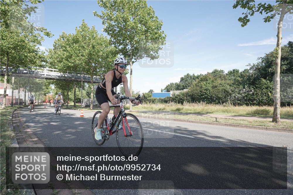 09.08.2026 - GEWOBA Citytriathlon Bremen Michael Burmester http://msf.ph/oto/9952734 09.08.2026 10:33:07 Radfahren 1, 63, 83, 103, 173, 302, 353, 413, 419, 453, 457, 483, 486, 493, 503, 526 meine-sportfotos.de