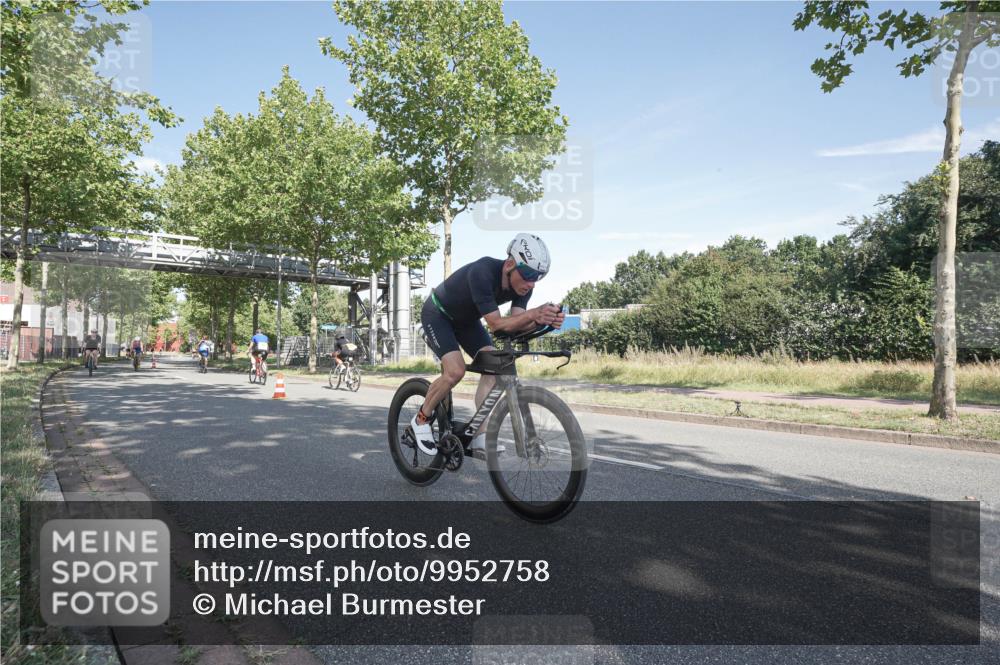 09.08.2026 - GEWOBA Citytriathlon Bremen Michael Burmester http://msf.ph/oto/9952758 09.08.2026 10:33:22 Radfahren 63, 177, 285, 302, 331, 410, 433, 483, 484 meine-sportfotos.de