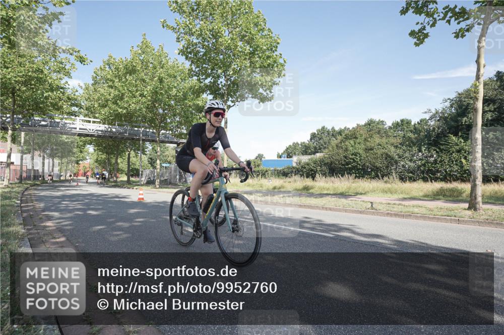 09.08.2026 - GEWOBA Citytriathlon Bremen Michael Burmester http://msf.ph/oto/9952760 09.08.2026 10:33:24 Radfahren 177, 282, 285, 302, 331, 410, 433, 483, 484 meine-sportfotos.de