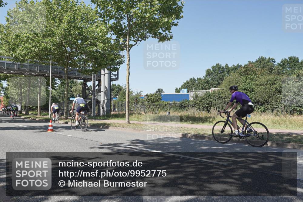 09.08.2026 - GEWOBA Citytriathlon Bremen Michael Burmester http://msf.ph/oto/9952775 09.08.2026 14:10:40 Radfahren 46, 71, 73, 123, 162 meine-sportfotos.de