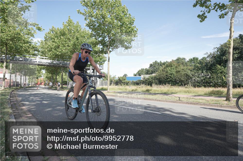 09.08.2026 - GEWOBA Citytriathlon Bremen Michael Burmester http://msf.ph/oto/9952778 09.08.2026 10:33:48 Radfahren 215, 280, 455, 474, 492, 510, 532 meine-sportfotos.de