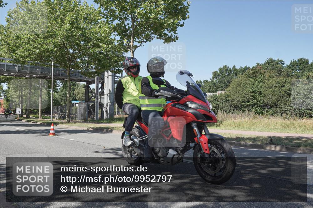 09.08.2026 - GEWOBA Citytriathlon Bremen Michael Burmester http://msf.ph/oto/9952797 09.08.2026 14:10:57 Radfahren 50, 67, 72, 137, 331 meine-sportfotos.de