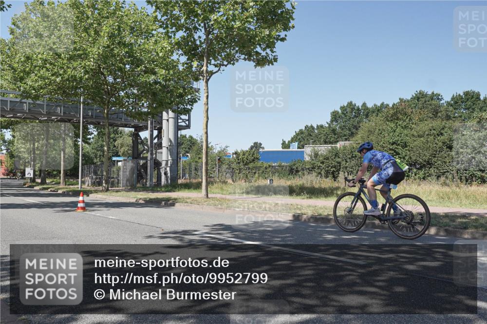 09.08.2026 - GEWOBA Citytriathlon Bremen Michael Burmester http://msf.ph/oto/9952799 09.08.2026 14:11:03 Radfahren 33, 41, 50, 67, 113, 137, 331 meine-sportfotos.de