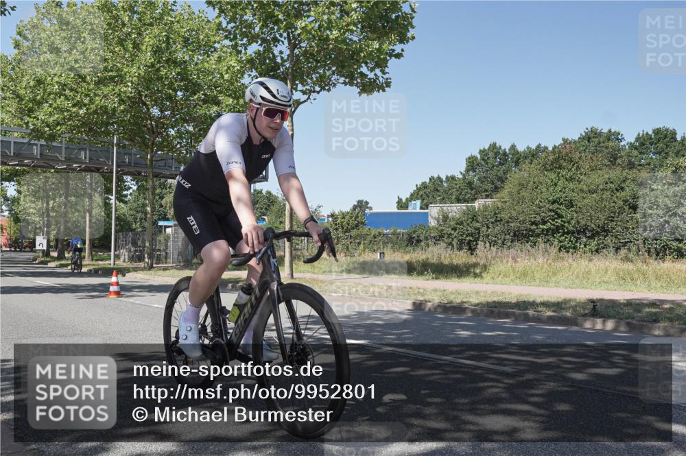 09.08.2026 - GEWOBA Citytriathlon Bremen Michael Burmester http://msf.ph/oto/9952801 09.08.2026 14:11:05 Radfahren 33, 41, 50, 67, 113, 137, 331 meine-sportfotos.de
