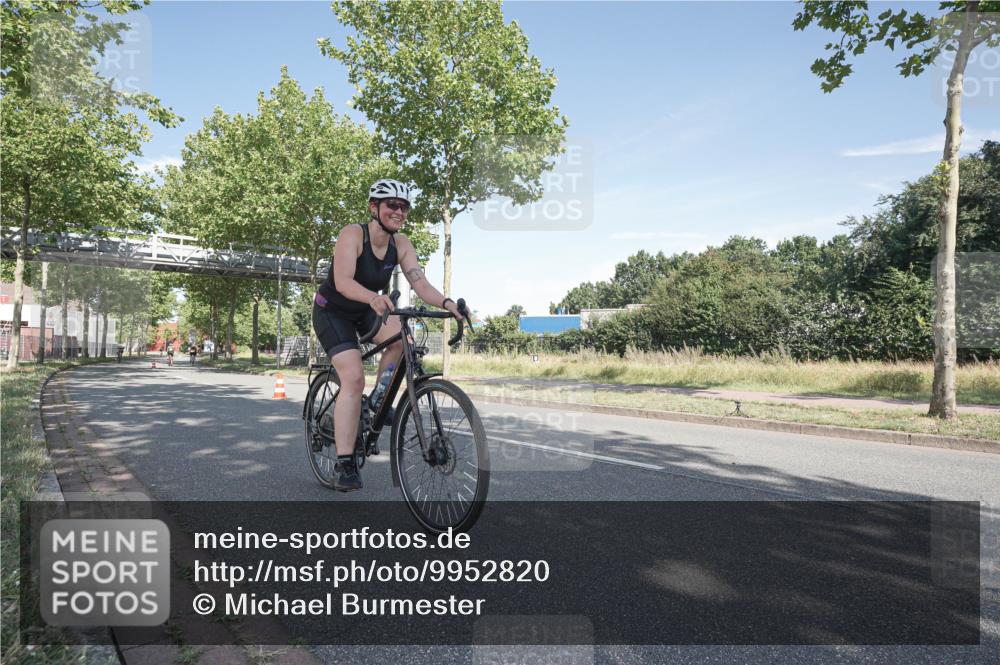 09.08.2026 - GEWOBA Citytriathlon Bremen Michael Burmester http://msf.ph/oto/9952820 09.08.2026 10:34:19 Radfahren 386, 477, 495 meine-sportfotos.de