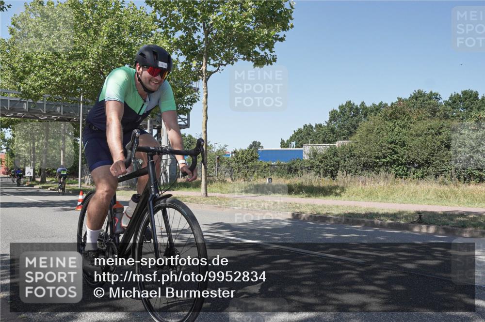 09.08.2026 - GEWOBA Citytriathlon Bremen Michael Burmester http://msf.ph/oto/9952834 09.08.2026 14:11:24 Radfahren 11, 13, 26, 68, 76, 79, 84, 85, 92, 109, 117, 128, 129, 139, 143, 144, 150, 155 meine-sportfotos.de