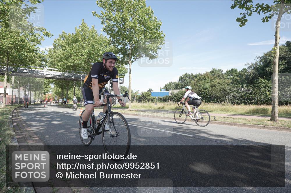 09.08.2026 - GEWOBA Citytriathlon Bremen Michael Burmester http://msf.ph/oto/9952851 09.08.2026 10:34:42 Radfahren 47, 99, 193, 209, 367, 399, 439, 521 meine-sportfotos.de