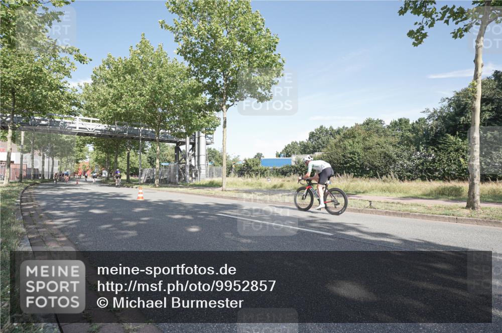 09.08.2026 - GEWOBA Citytriathlon Bremen Michael Burmester http://msf.ph/oto/9952857 09.08.2026 10:34:46 Radfahren 99, 137, 193, 209, 367, 399, 439, 461, 521 meine-sportfotos.de