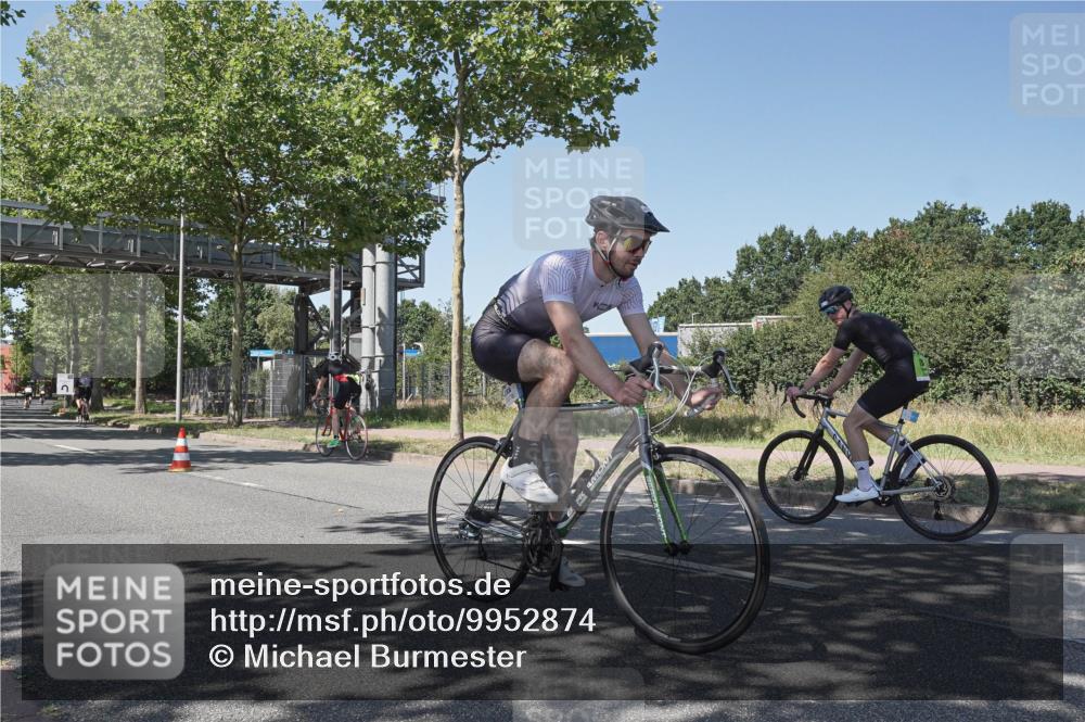 09.08.2026 - GEWOBA Citytriathlon Bremen Michael Burmester http://msf.ph/oto/9952874 09.08.2026 14:12:09 Radfahren 44, 60, 70, 169, 350 meine-sportfotos.de