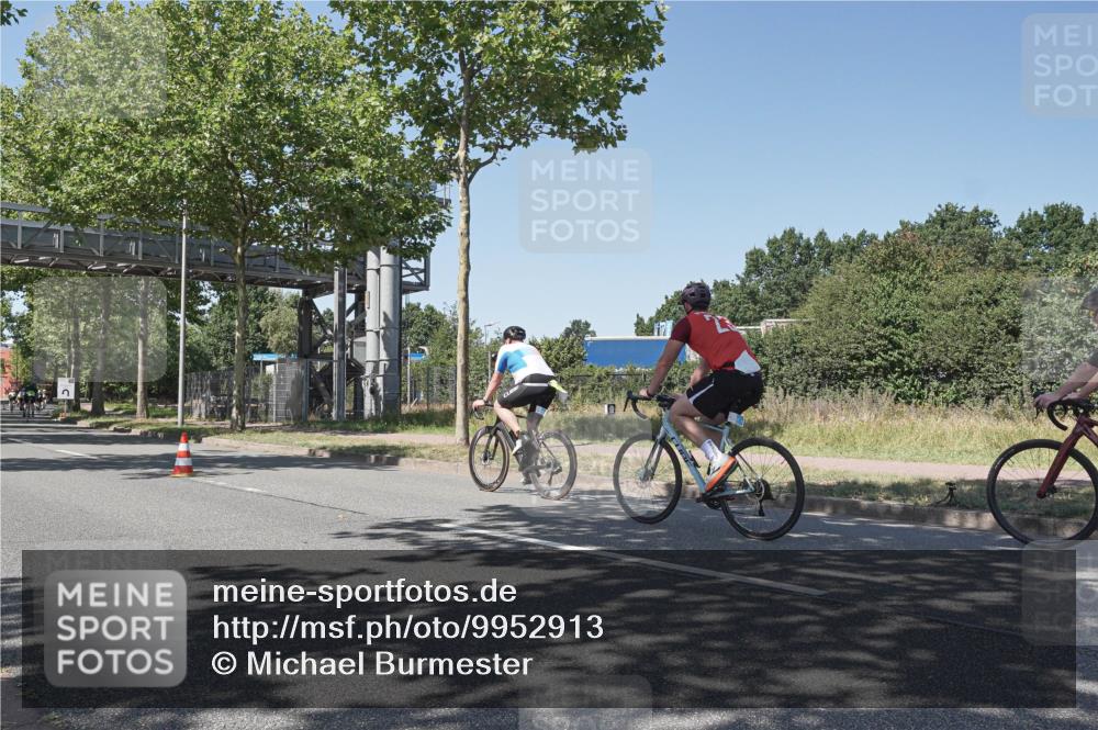 09.08.2026 - GEWOBA Citytriathlon Bremen Michael Burmester http://msf.ph/oto/9952913 09.08.2026 14:12:47 Radfahren 22, 24, 134, 148, 159, 294 meine-sportfotos.de