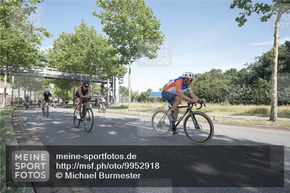 09.08.2026 - GEWOBA Citytriathlon Bremen Michael Burmester http://msf.ph/oto/9952918 09.08.2026 10:35:16 Radfahren 3, 27, 129, 143, 169, 195, 243, 326, 436, 440, 446, 467, 473, 476, 487, 527 meine-sportfotos.de