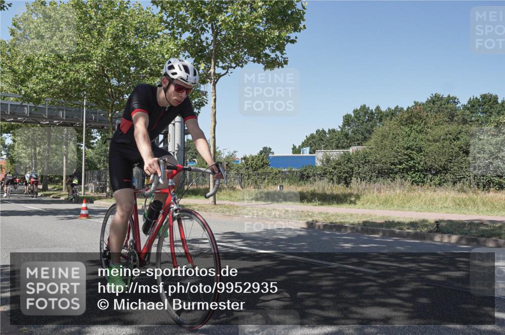 09.08.2026 - GEWOBA Citytriathlon Bremen Michael Burmester http://msf.ph/oto/9952935 09.08.2026 14:12:56 Radfahren 2, 21, 24, 38, 83, 134, 148, 159, 294 meine-sportfotos.de