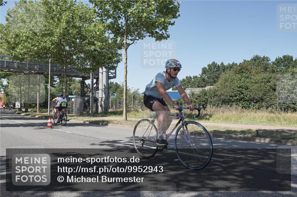 09.08.2026 - GEWOBA Citytriathlon Bremen Michael Burmester http://msf.ph/oto/9952943 09.08.2026 14:13:03 Radfahren 2, 21, 24, 38, 54, 82, 83, 279, 304 meine-sportfotos.de