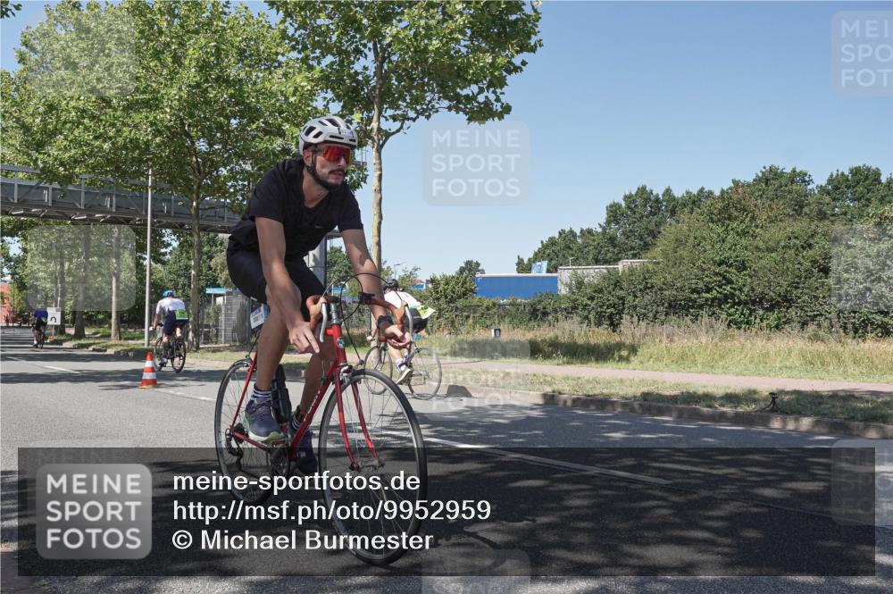 09.08.2026 - GEWOBA Citytriathlon Bremen Michael Burmester http://msf.ph/oto/9952959 09.08.2026 14:13:13 Radfahren 2, 38, 54, 82, 279, 304 meine-sportfotos.de