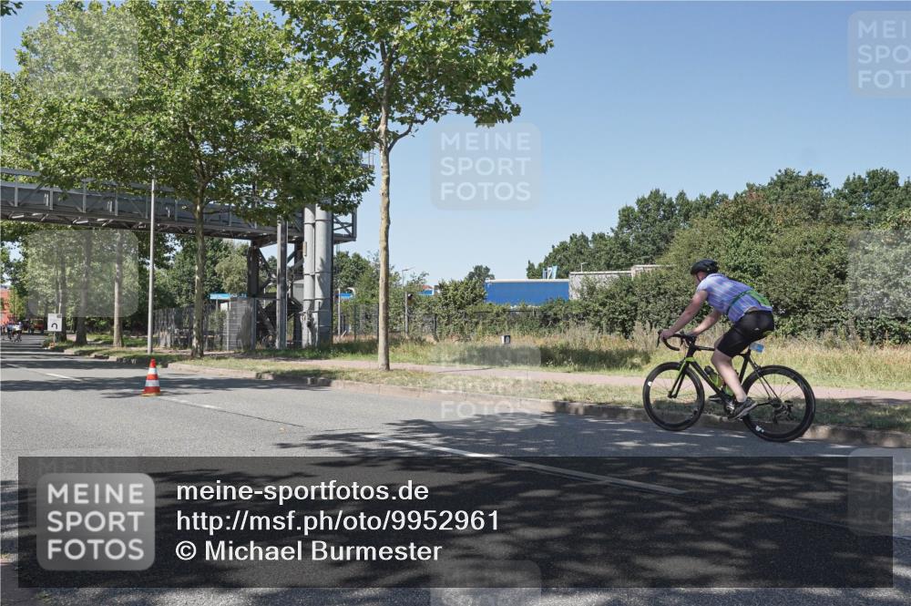09.08.2026 - GEWOBA Citytriathlon Bremen Michael Burmester http://msf.ph/oto/9952961 09.08.2026 14:13:20 Radfahren 36, 52, 54, 74, 82, 200, 254, 279, 304, 353 meine-sportfotos.de