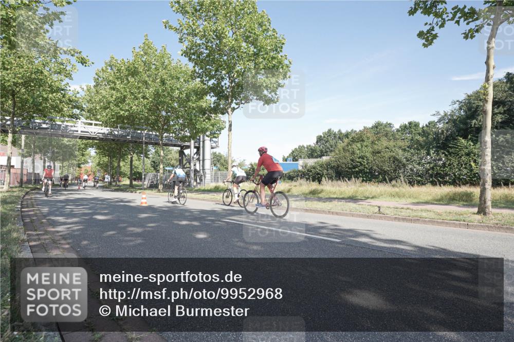 09.08.2026 - GEWOBA Citytriathlon Bremen Michael Burmester http://msf.ph/oto/9952968 09.08.2026 10:35:44 Radfahren 15, 17, 29, 37, 43, 57, 107, 119, 141, 181, 201, 217, 241, 423, 462, 471, 509 meine-sportfotos.de