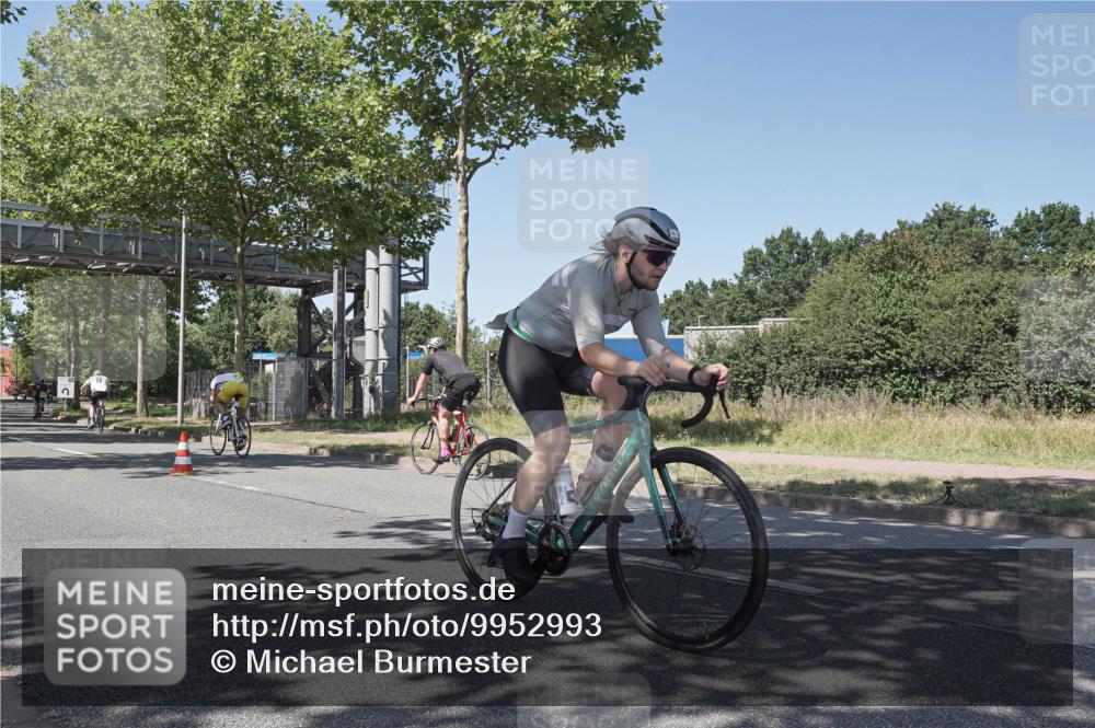 09.08.2026 - GEWOBA Citytriathlon Bremen Michael Burmester http://msf.ph/oto/9952993 09.08.2026 14:13:41 Radfahren 12, 17, 86, 95, 98, 115, 152, 158, 179, 180, 346 meine-sportfotos.de
