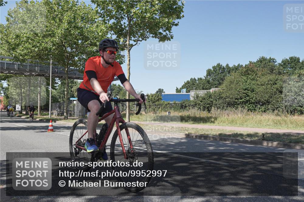 09.08.2026 - GEWOBA Citytriathlon Bremen Michael Burmester http://msf.ph/oto/9952997 09.08.2026 14:13:43 Radfahren 12, 17, 86, 95, 98, 115, 126, 152, 158, 179, 180, 346 meine-sportfotos.de