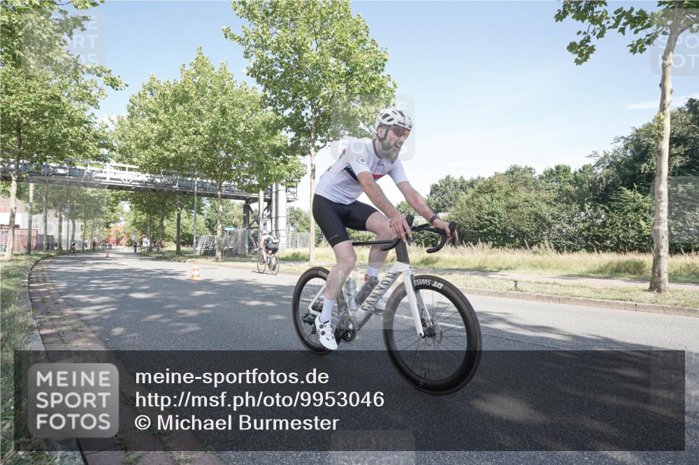 09.08.2026 - GEWOBA Citytriathlon Bremen Michael Burmester http://msf.ph/oto/9953046 09.08.2026 10:36:25 Radfahren 21, 23, 135, 139, 163, 179, 211, 223, 233, 460, 530 meine-sportfotos.de
