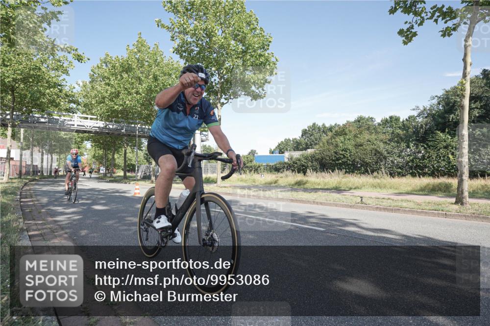 09.08.2026 - GEWOBA Citytriathlon Bremen Michael Burmester http://msf.ph/oto/9953086 09.08.2026 10:36:53 Radfahren 13, 33, 41, 67, 85, 93, 111, 157, 235, 247, 281, 349, 491 meine-sportfotos.de