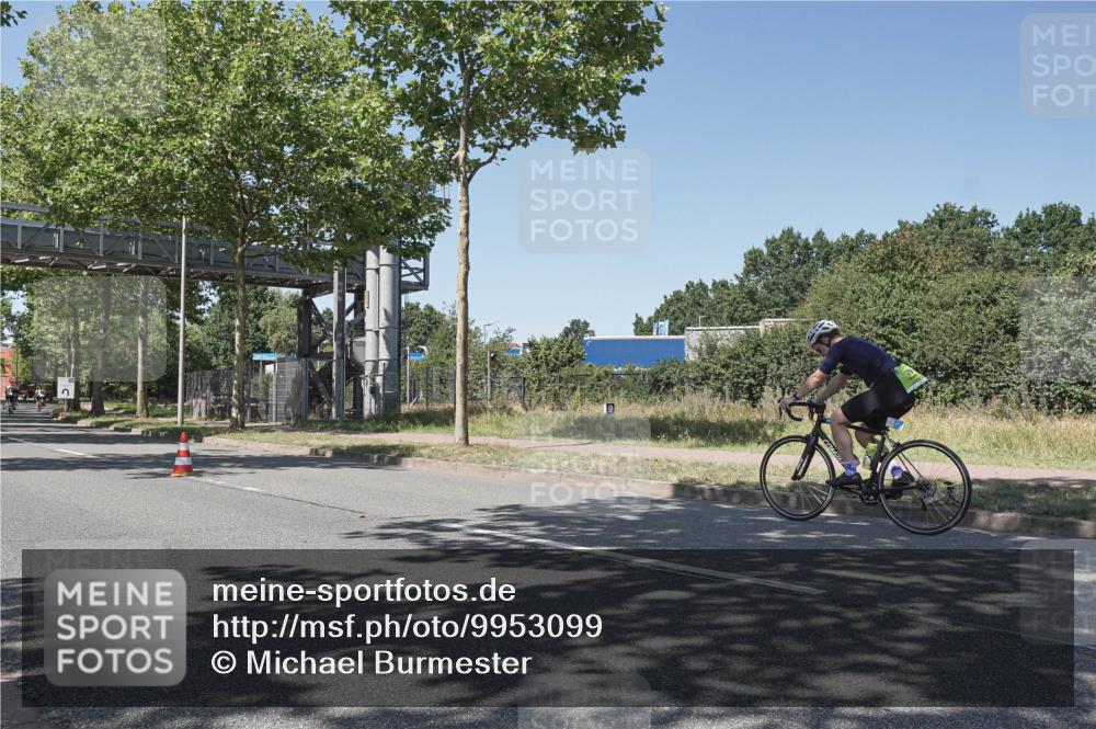 09.08.2026 - GEWOBA Citytriathlon Bremen Michael Burmester http://msf.ph/oto/9953099 09.08.2026 14:15:19 Radfahren 10, 66, 80, 374 meine-sportfotos.de