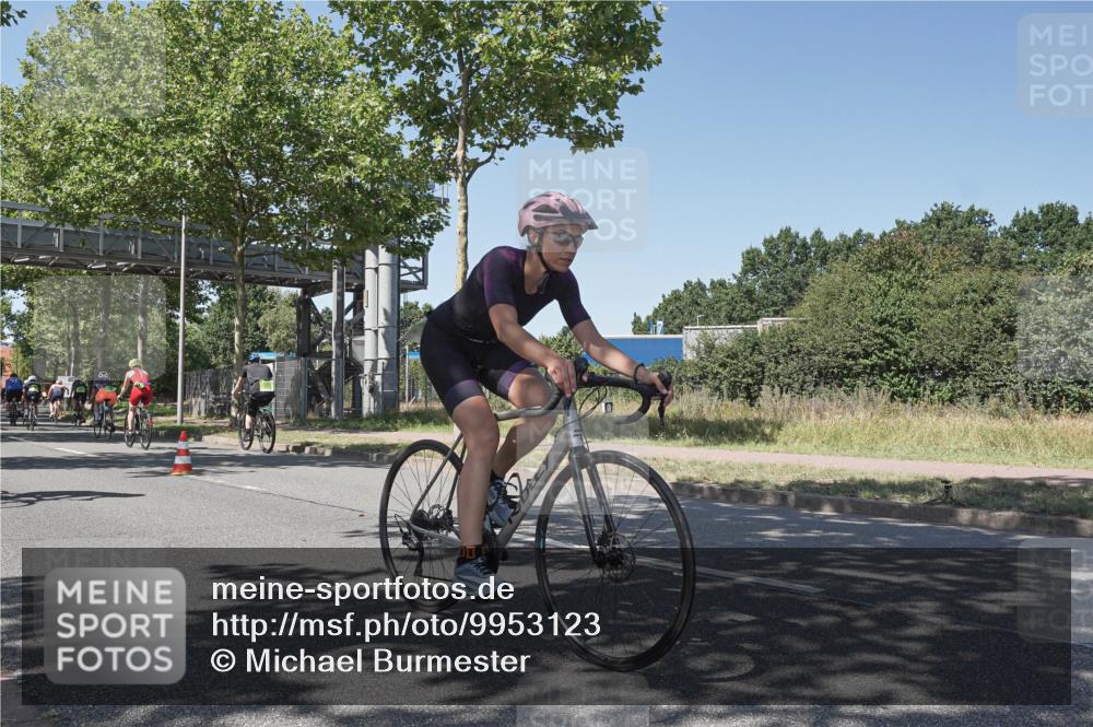 09.08.2026 - GEWOBA Citytriathlon Bremen Michael Burmester http://msf.ph/oto/9953123 09.08.2026 14:15:39 Radfahren 7, 10, 122, 218, 257, 260, 263, 285, 302, 349, 354, 433 meine-sportfotos.de