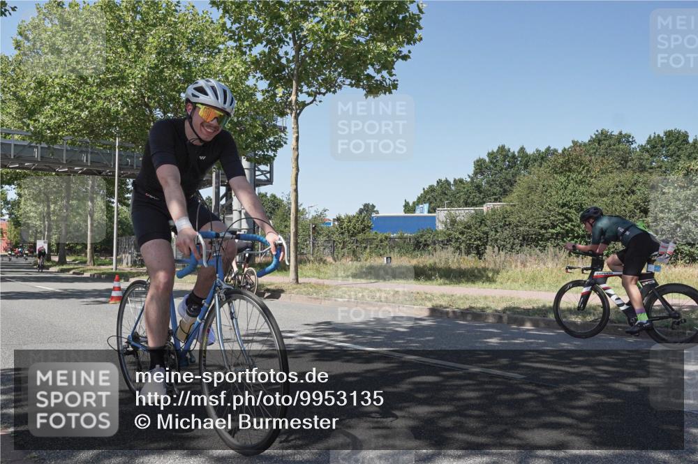 09.08.2026 - GEWOBA Citytriathlon Bremen Michael Burmester http://msf.ph/oto/9953135 09.08.2026 14:15:49 Radfahren 14, 37, 43, 89, 133, 163, 218, 257, 263, 285, 291, 308, 354 meine-sportfotos.de