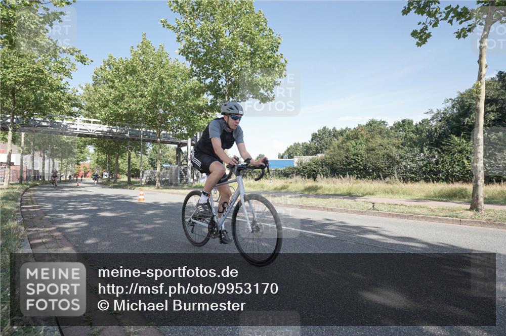 09.08.2026 - GEWOBA Citytriathlon Bremen Michael Burmester http://msf.ph/oto/9953170 09.08.2026 10:38:27 Radfahren 49, 127, 171, 183, 409, 424, 425, 435 meine-sportfotos.de