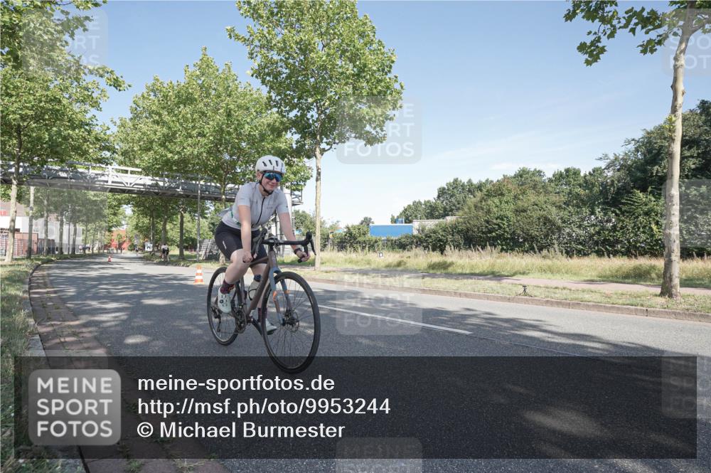 09.08.2026 - GEWOBA Citytriathlon Bremen Michael Burmester http://msf.ph/oto/9953244 09.08.2026 10:40:02 Radfahren 11, 69, 197, 203, 485 meine-sportfotos.de