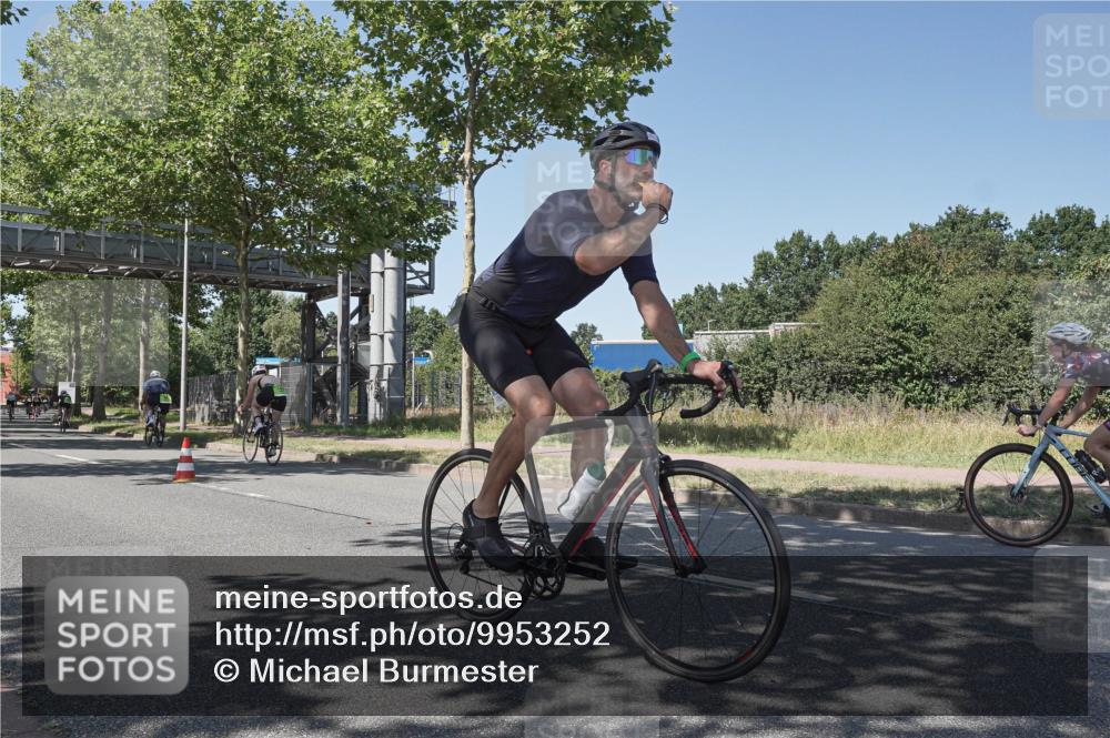 09.08.2026 - GEWOBA Citytriathlon Bremen Michael Burmester http://msf.ph/oto/9953252 09.08.2026 14:17:07 Radfahren 42, 106, 211, 395, 396 meine-sportfotos.de