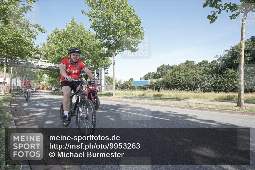 09.08.2026 - GEWOBA Citytriathlon Bremen Michael Burmester http://msf.ph/oto/9953263 09.08.2026 10:40:21 Radfahren 5, 77, 101, 115, 147, 159, 165 meine-sportfotos.de