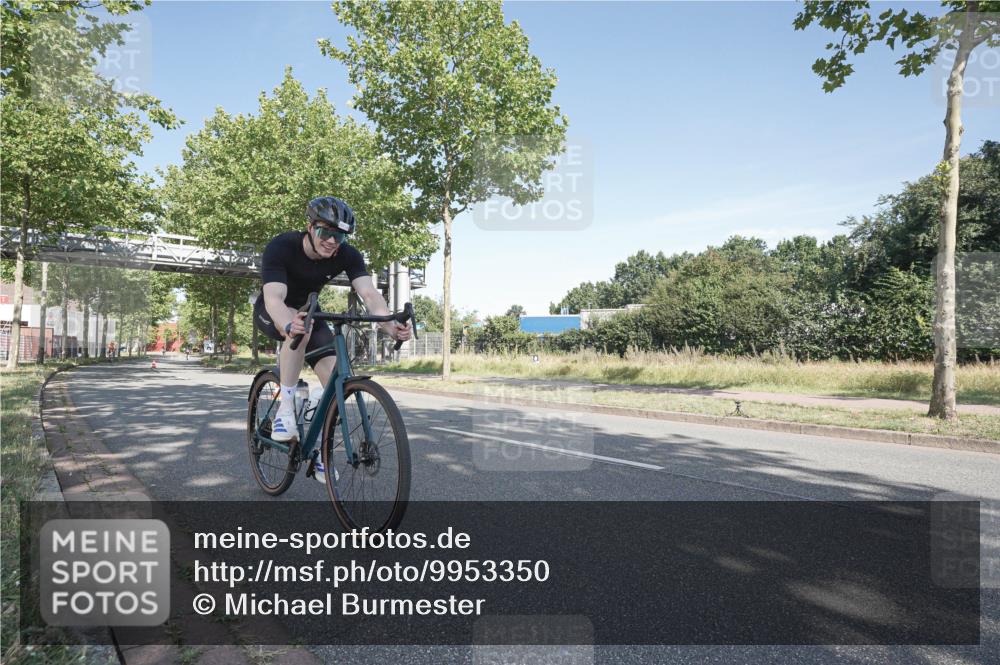 09.08.2026 - GEWOBA Citytriathlon Bremen Michael Burmester http://msf.ph/oto/9953350 09.08.2026 10:42:36 Radfahren 199, 297, 322, 422 meine-sportfotos.de