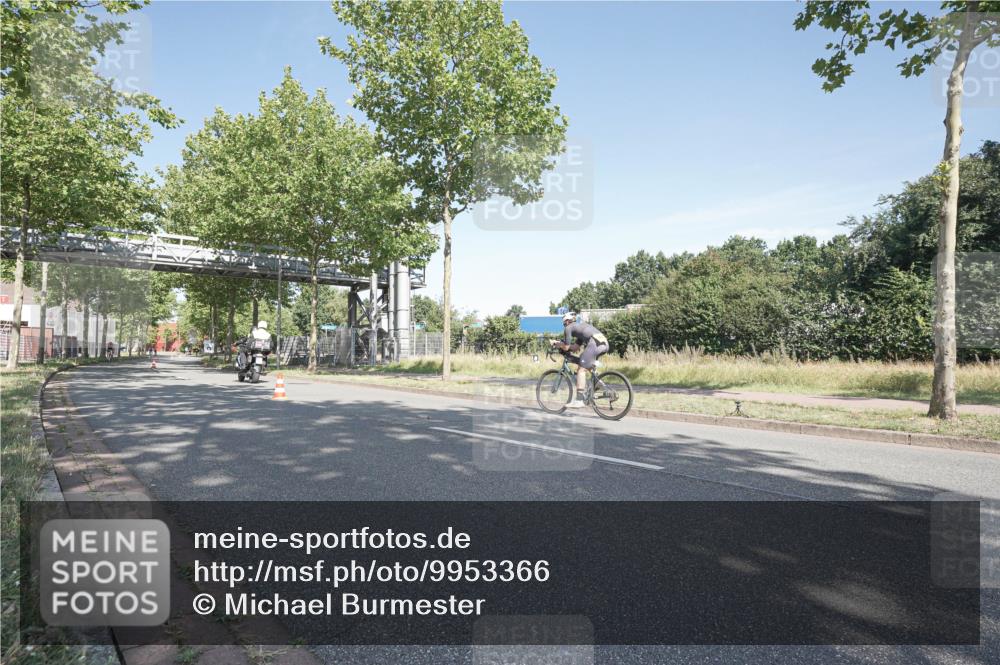 09.08.2026 - GEWOBA Citytriathlon Bremen Michael Burmester http://msf.ph/oto/9953366 09.08.2026 10:42:52 Radfahren 318, 323, 393, 529 meine-sportfotos.de