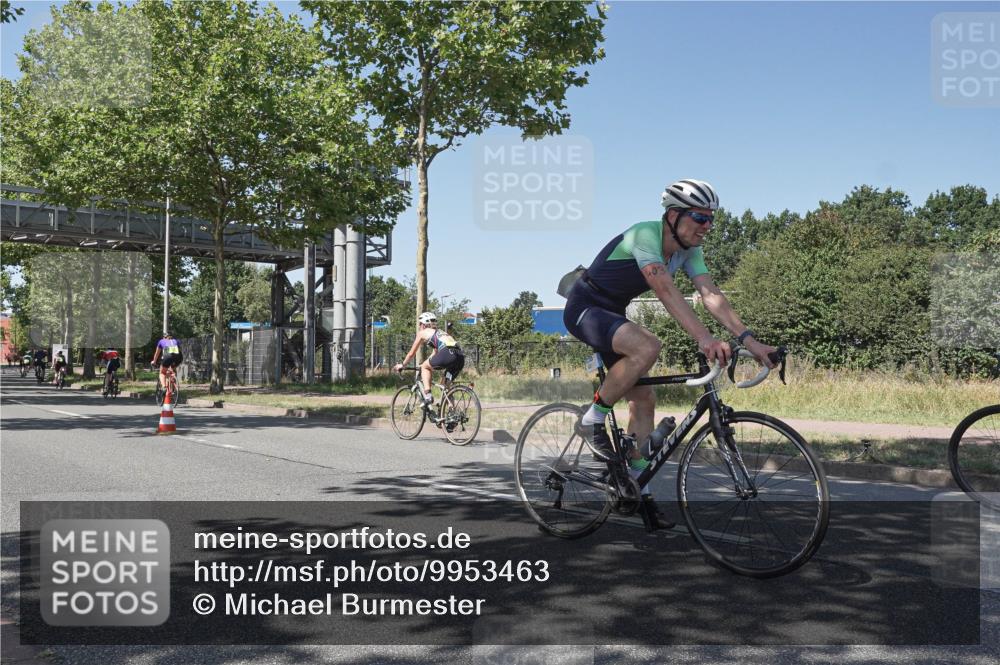 09.08.2026 - GEWOBA Citytriathlon Bremen Michael Burmester http://msf.ph/oto/9953463 09.08.2026 14:18:55 Radfahren 107, 173, 210, 221, 227, 244, 266, 289, 297, 324, 341, 344, 347, 352, 370, 373, 403, 455 meine-sportfotos.de