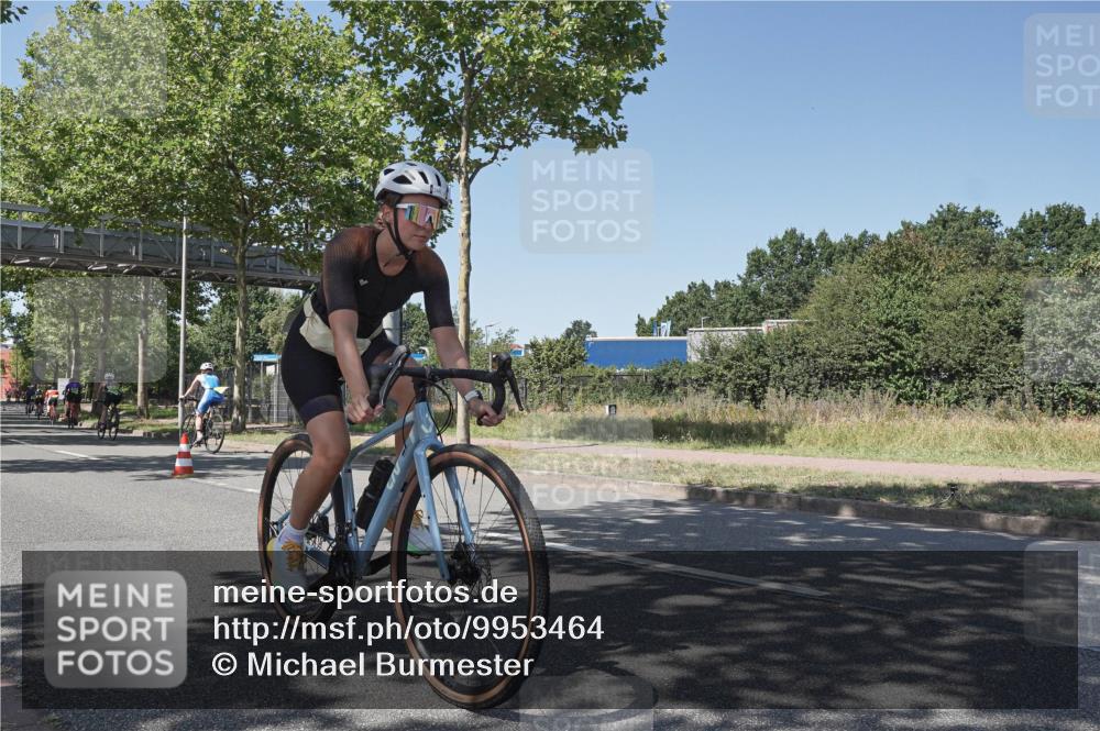09.08.2026 - GEWOBA Citytriathlon Bremen Michael Burmester http://msf.ph/oto/9953464 09.08.2026 14:18:57 Radfahren 107, 210, 227, 238, 244, 266, 289, 297, 324, 341, 344, 370, 373, 403, 455 meine-sportfotos.de