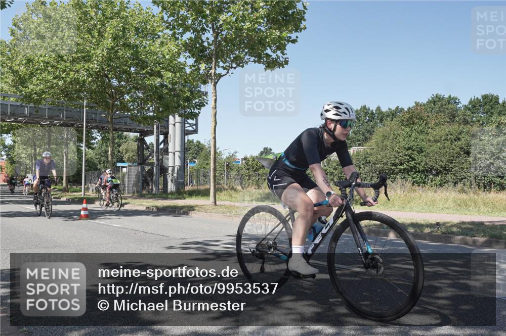 09.08.2026 - GEWOBA Citytriathlon Bremen Michael Burmester http://msf.ph/oto/9953537 09.08.2026 14:19:39 Radfahren 142, 166, 196, 206, 222, 230, 234, 261, 262, 273, 281, 319, 326, 330, 342, 454, 521 meine-sportfotos.de