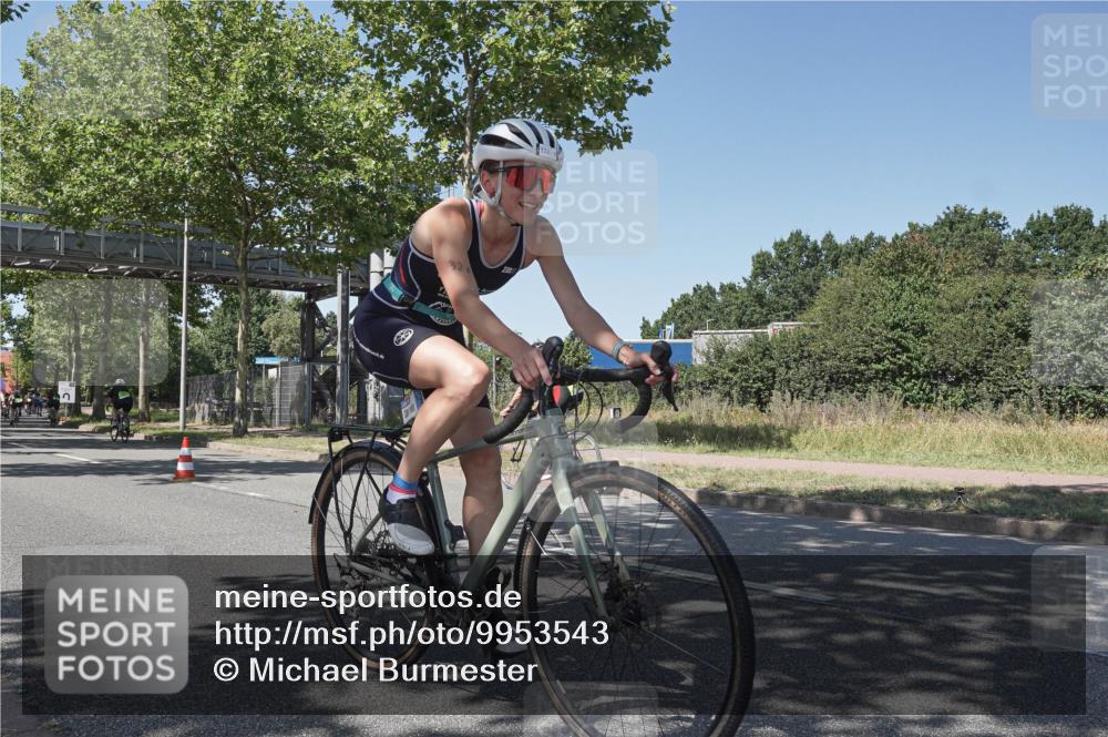 09.08.2026 - GEWOBA Citytriathlon Bremen Michael Burmester http://msf.ph/oto/9953543 09.08.2026 14:19:42 Radfahren 142, 166, 196, 206, 222, 234, 239, 261, 262, 273, 281, 319, 326, 330, 342, 454, 458, 521 meine-sportfotos.de