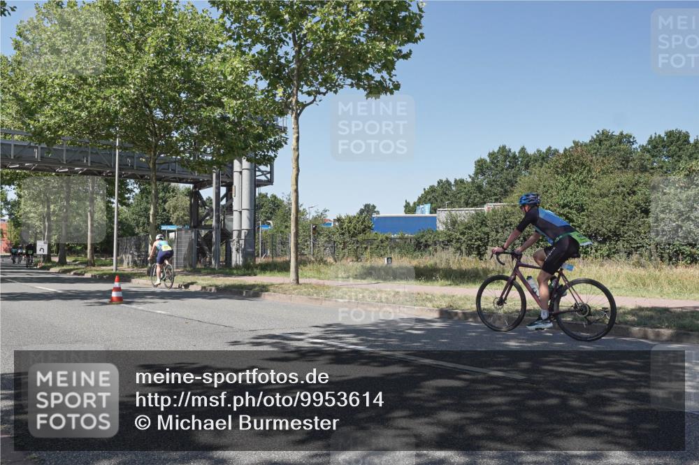09.08.2026 - GEWOBA Citytriathlon Bremen Michael Burmester http://msf.ph/oto/9953614 09.08.2026 14:20:25 Radfahren 199, 233, 250, 313, 368, 384, 398, 417, 450, 456, 482, 532 meine-sportfotos.de