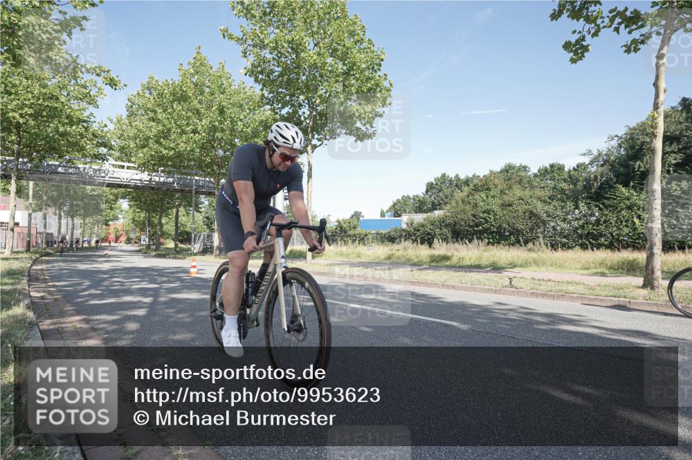 09.08.2026 - GEWOBA Citytriathlon Bremen Michael Burmester http://msf.ph/oto/9953623 09.08.2026 10:48:15 Radfahren 177, 239, 300, 312, 327, 356, 520 meine-sportfotos.de