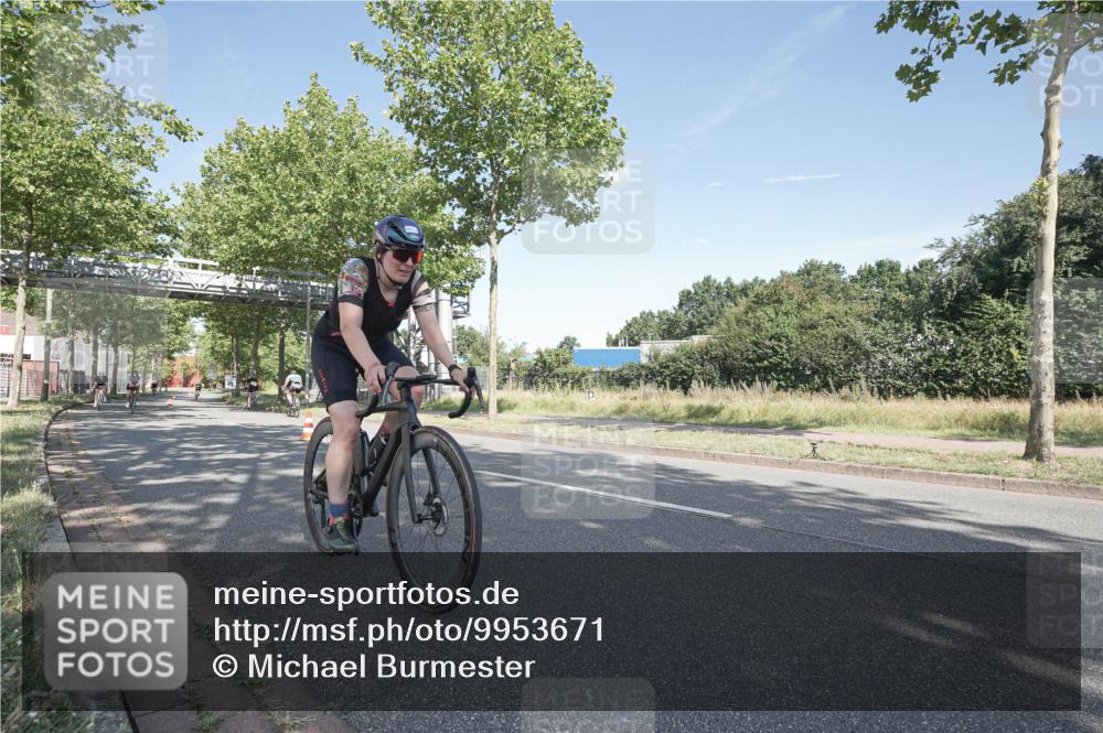 09.08.2026 - GEWOBA Citytriathlon Bremen Michael Burmester http://msf.ph/oto/9953671 09.08.2026 10:49:20 Radfahren 294, 320, 413, 430, 454, 497 meine-sportfotos.de