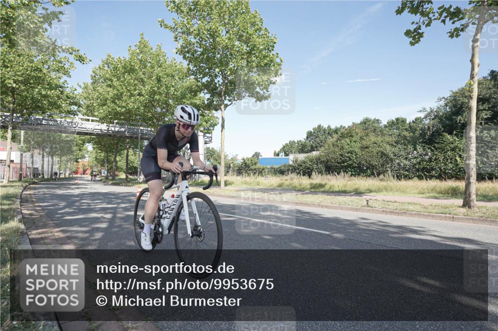 09.08.2026 - GEWOBA Citytriathlon Bremen Michael Burmester http://msf.ph/oto/9953675 09.08.2026 10:49:23 Radfahren 294, 320, 413, 430, 454, 497 meine-sportfotos.de