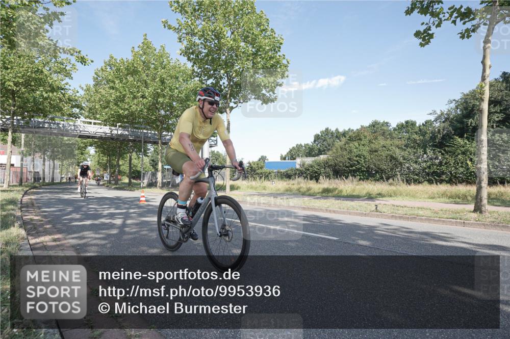 09.08.2026 - GEWOBA Citytriathlon Bremen Michael Burmester http://msf.ph/oto/9953936 09.08.2026 10:53:12 Radfahren 23, 29, 175, 233, 353, 474, 522 meine-sportfotos.de