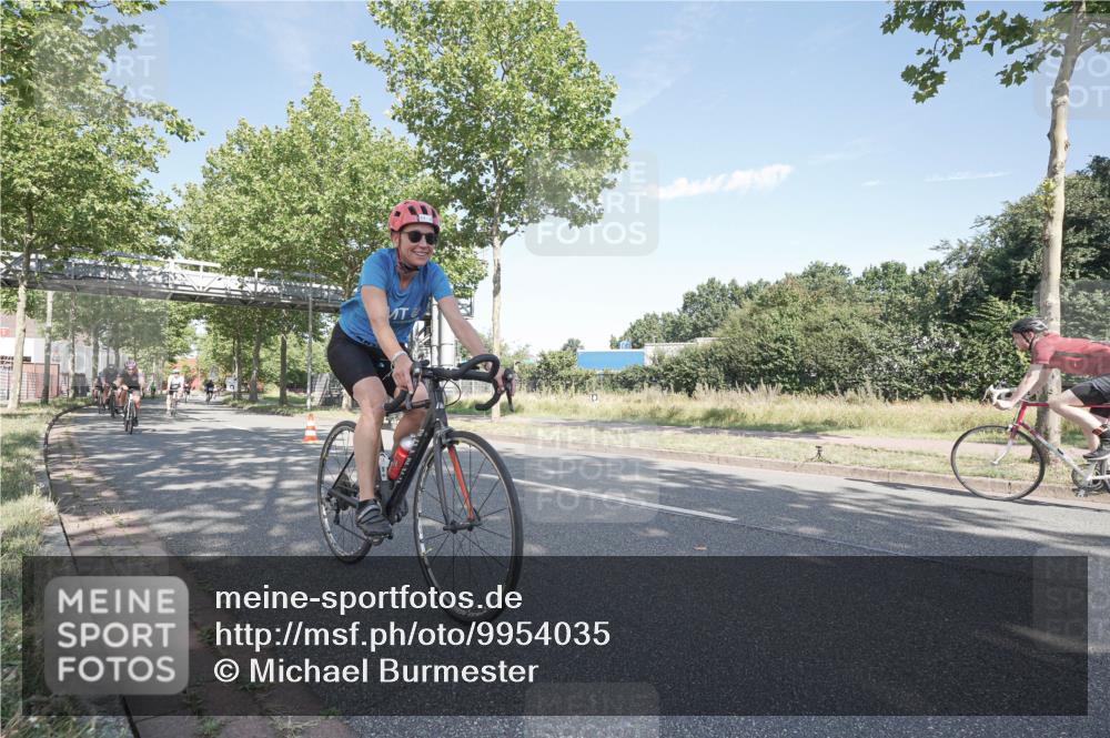 09.08.2026 - GEWOBA Citytriathlon Bremen Michael Burmester http://msf.ph/oto/9954035 09.08.2026 10:54:29 Radfahren 13, 17, 33, 87, 111, 143, 223, 331, 436, 467, 490, 509, 514 meine-sportfotos.de