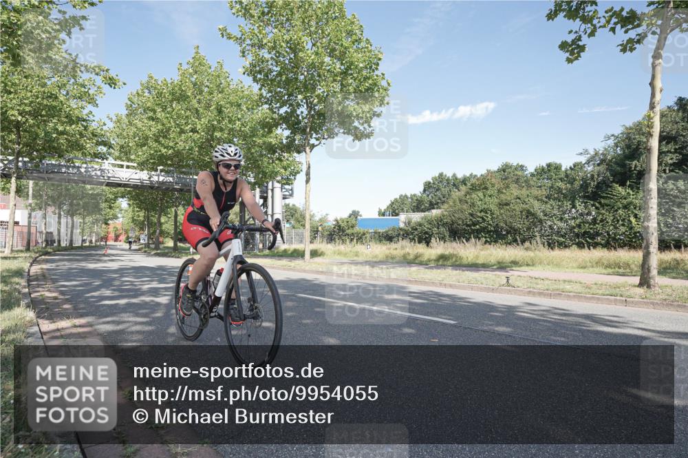 09.08.2026 - GEWOBA Citytriathlon Bremen Michael Burmester http://msf.ph/oto/9954055 09.08.2026 10:54:43 Radfahren 17, 87, 143, 185, 195, 467, 490, 514, 531 meine-sportfotos.de