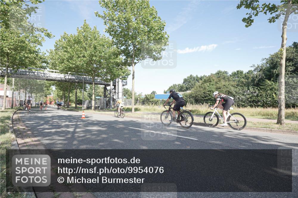 09.08.2026 - GEWOBA Citytriathlon Bremen Michael Burmester http://msf.ph/oto/9954076 09.08.2026 10:55:01 Radfahren 37, 135, 201, 207, 303, 390, 444, 471, 476, 513, 530 meine-sportfotos.de